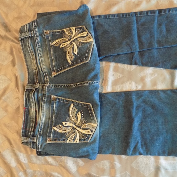 Red Label London - Picture 2 of 4